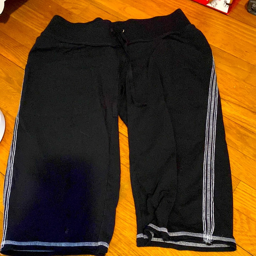 Duo Maternity capri sweats